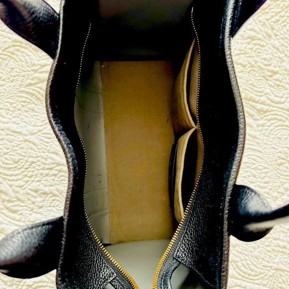 Marc Jacobs Authentic Black Medium Leather Tote Bag - Picture 4 of 12